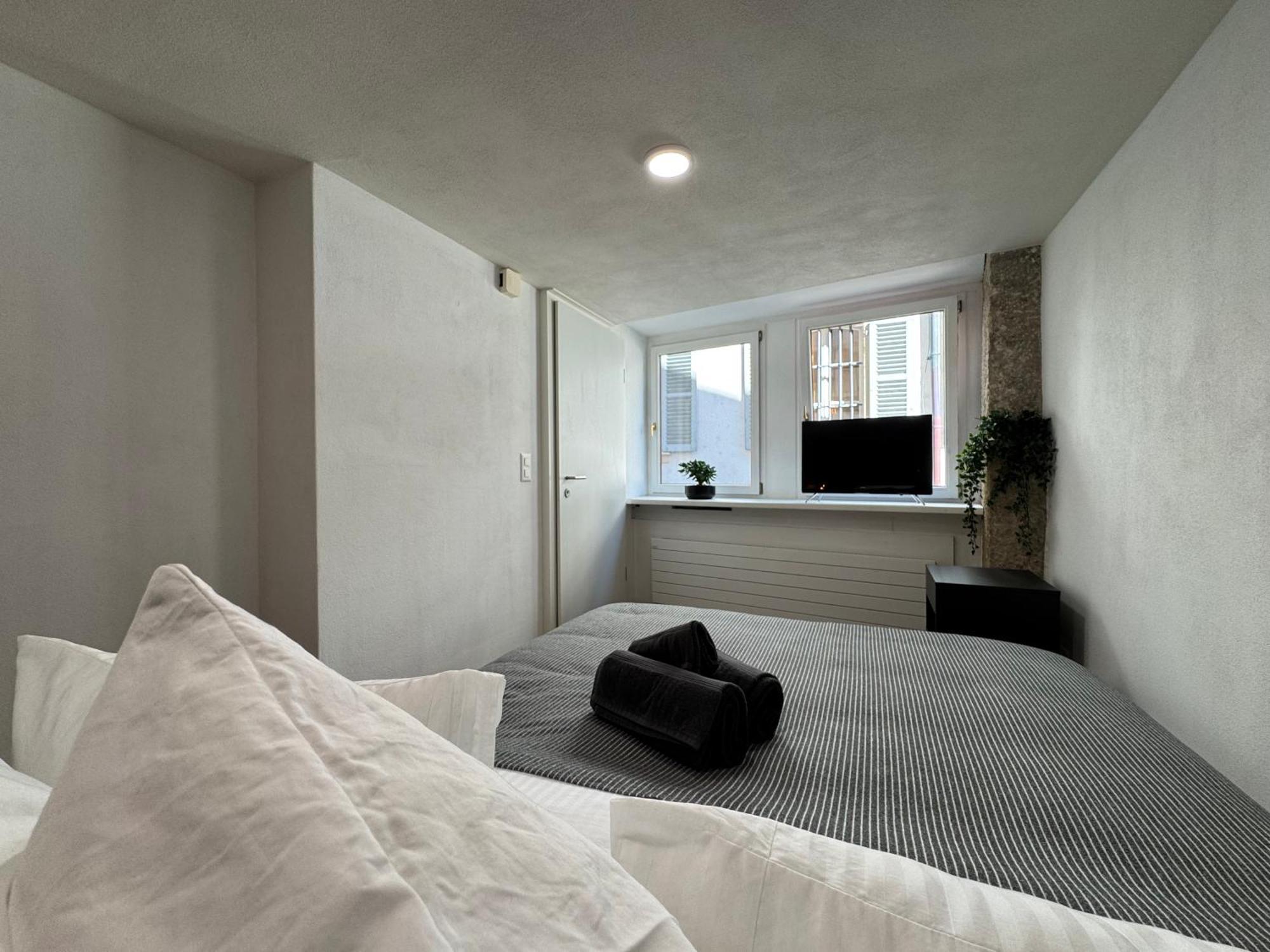 Appartement Au Rez-De-Chaussee En Vieille Ville De Porrentruy Buitenkant foto