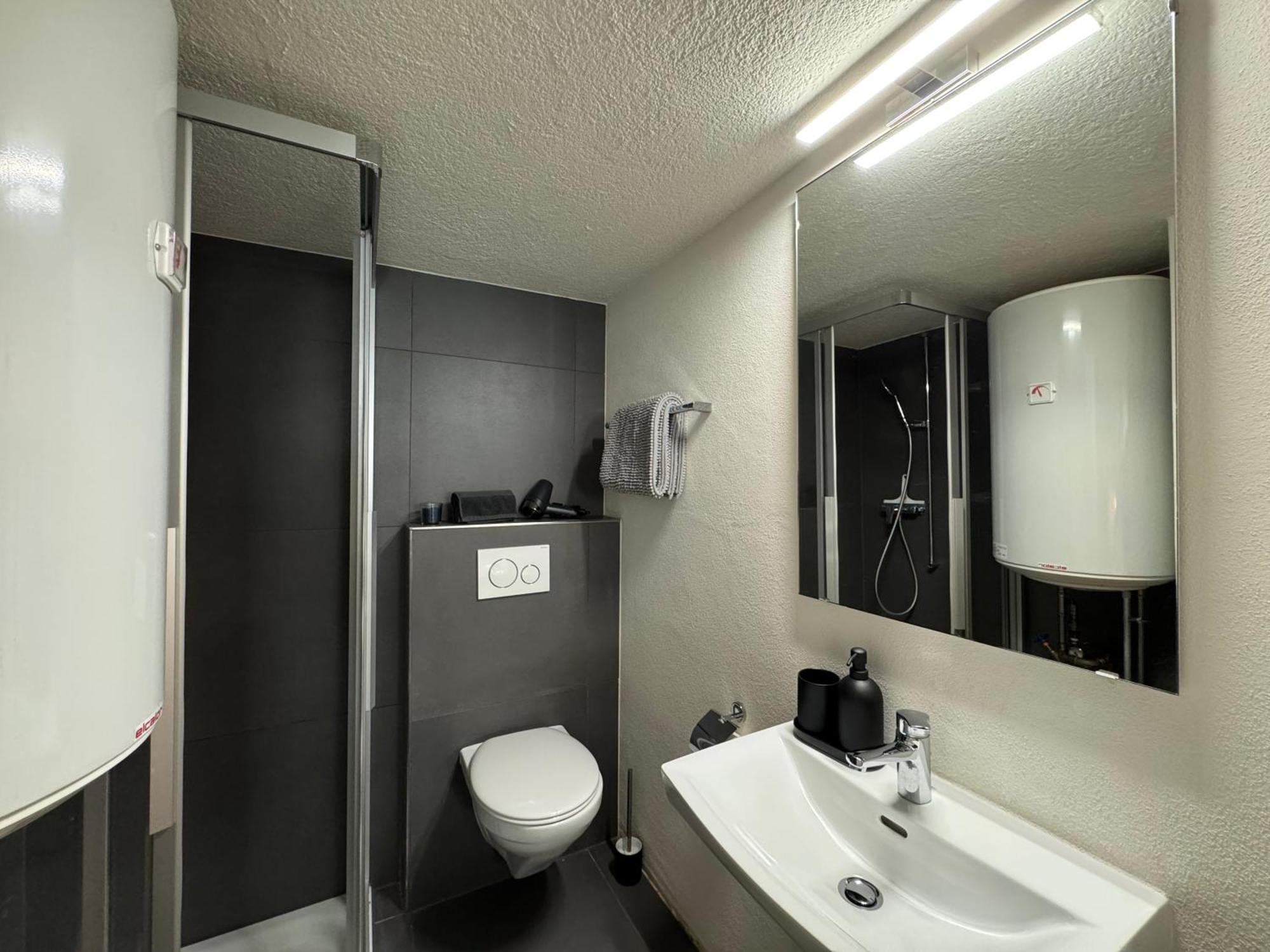 Appartement Au Rez-De-Chaussee En Vieille Ville De Porrentruy Buitenkant foto